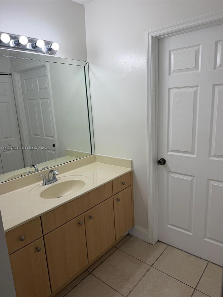 THE VILLAS AT SNAPPER VIL - Residential Lease