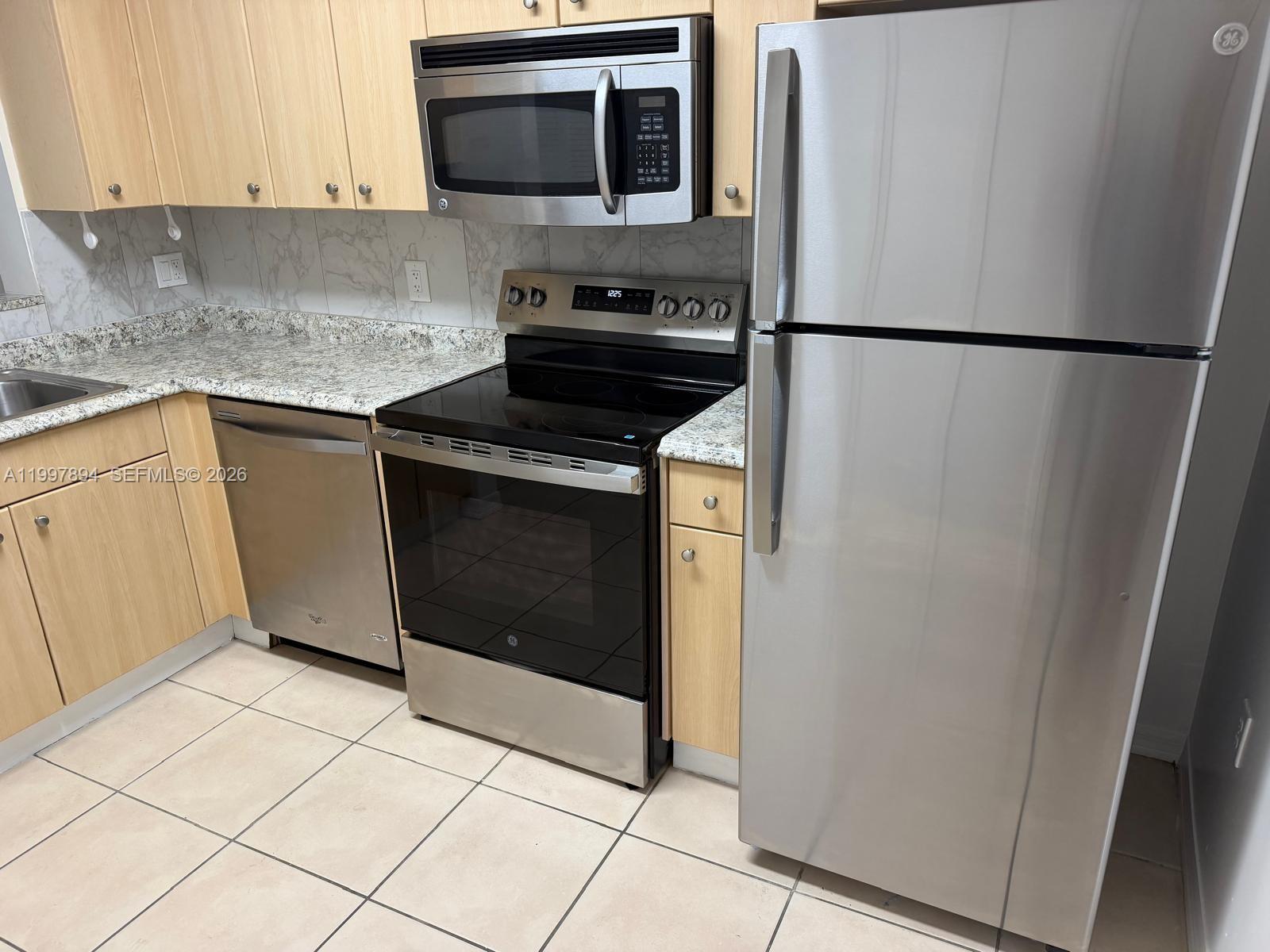 THE VILLAS AT SNAPPER VIL - Residential Lease