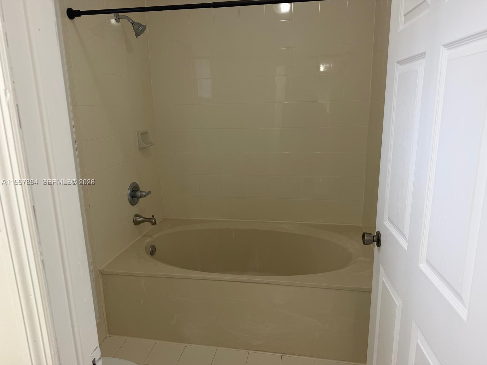 THE VILLAS AT SNAPPER VIL - Residential Lease