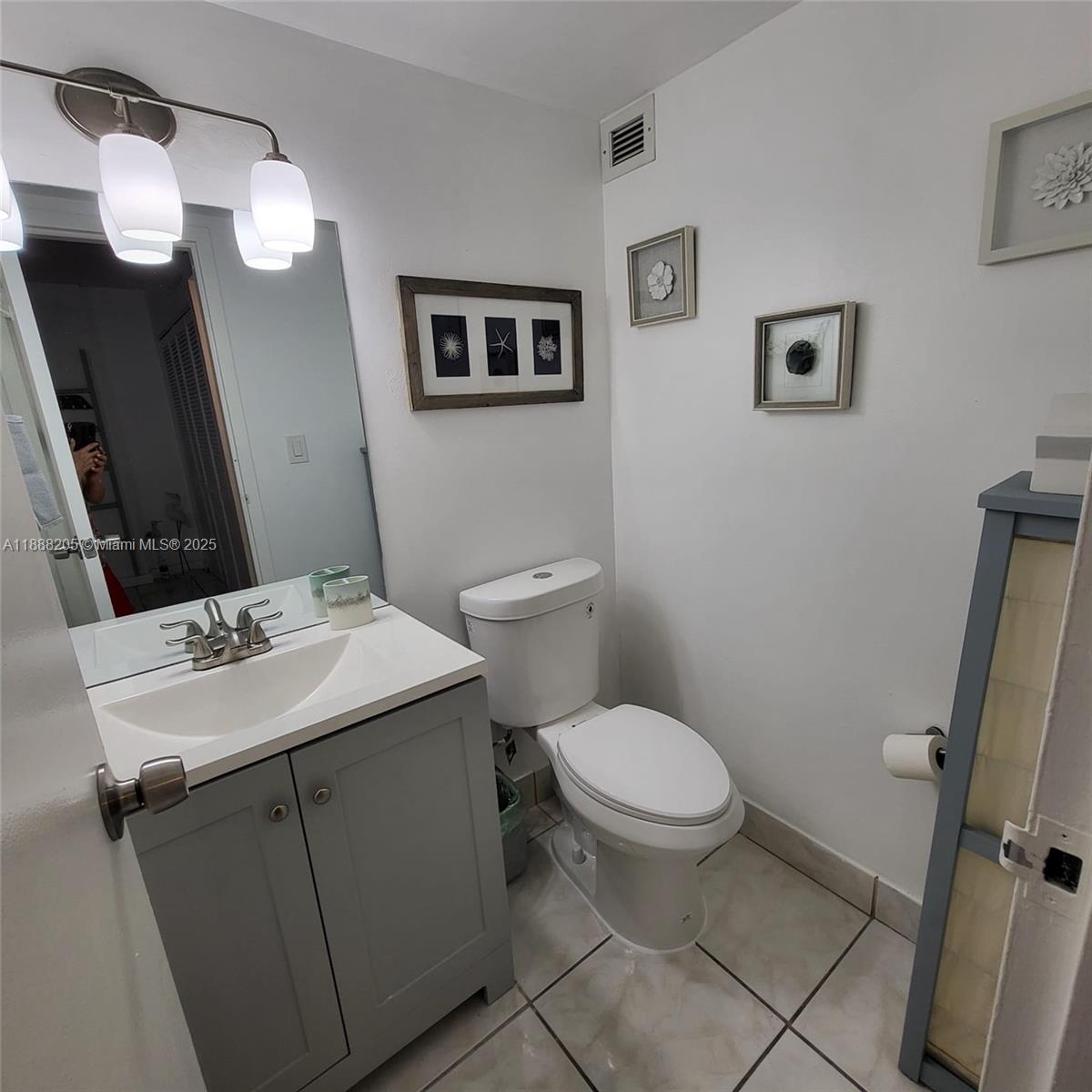 PLAZA OF AMERICAS CONDO P - Residential Lease