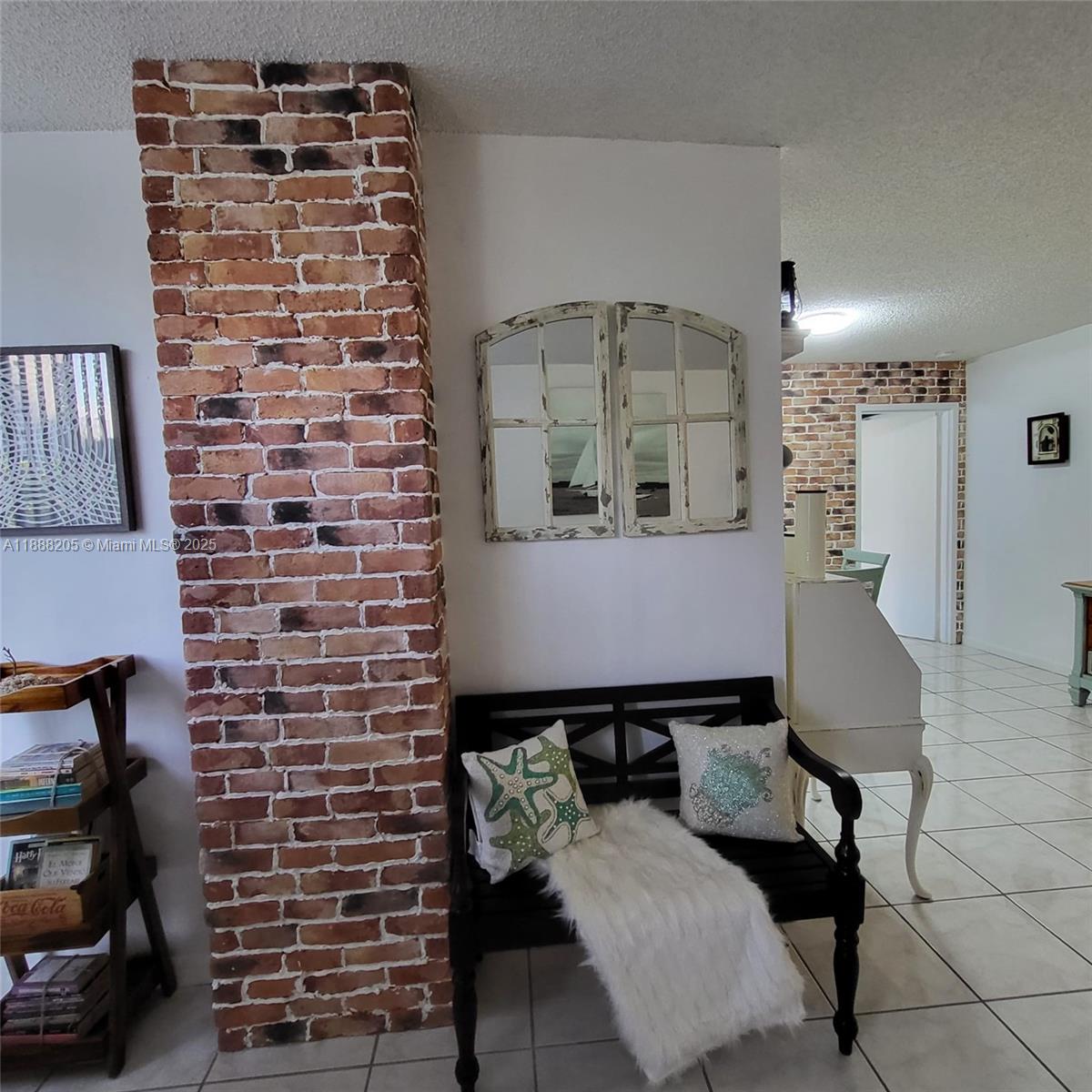 PLAZA OF AMERICAS CONDO P - Residential Lease