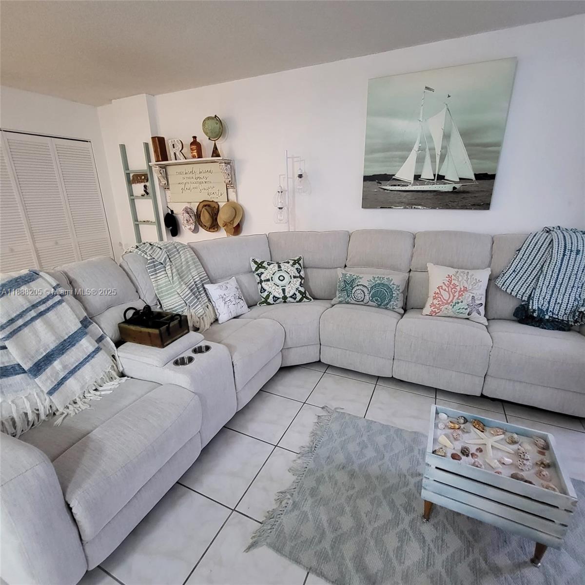 PLAZA OF AMERICAS CONDO P - Residential Lease