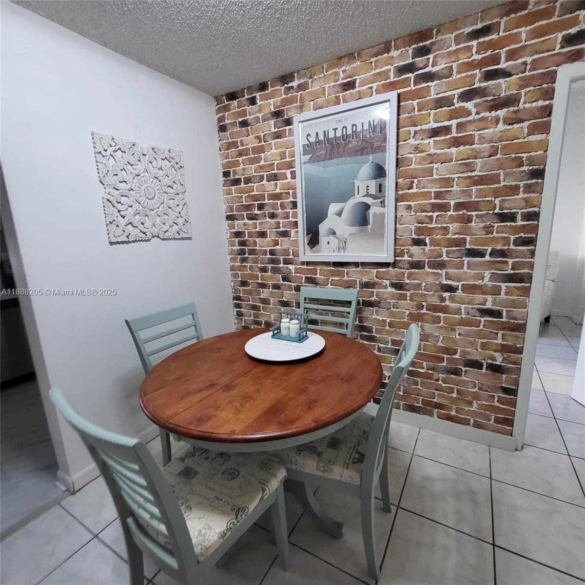 PLAZA OF AMERICAS CONDO P - Residential Lease