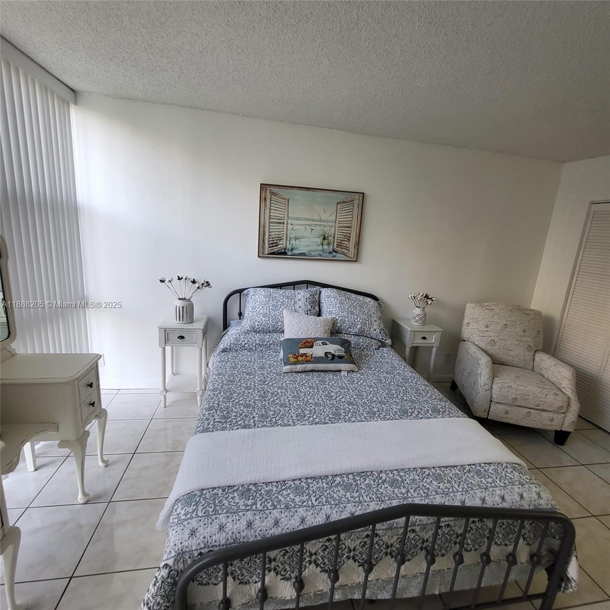 PLAZA OF AMERICAS CONDO P - Residential Lease
