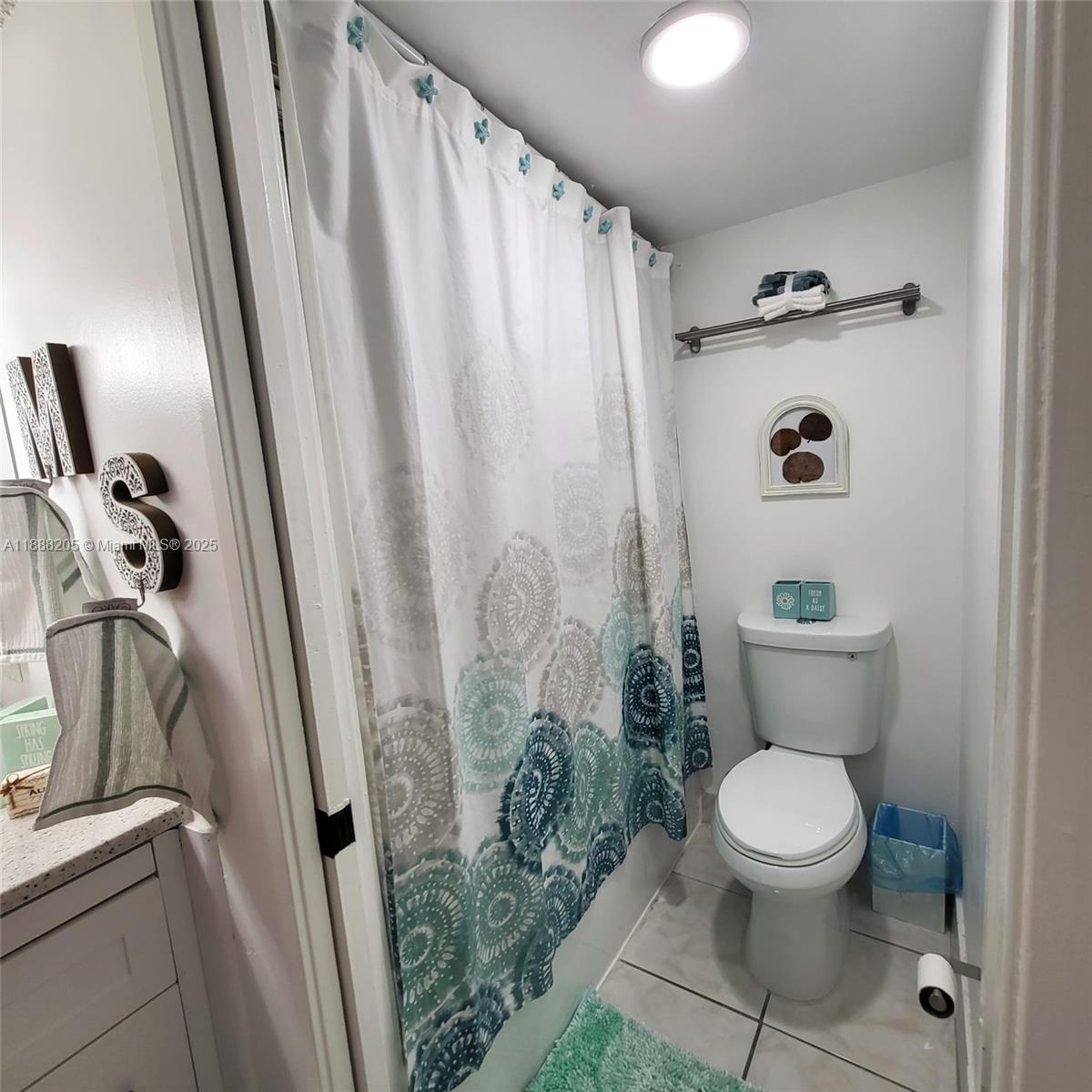 PLAZA OF AMERICAS CONDO P - Residential Lease