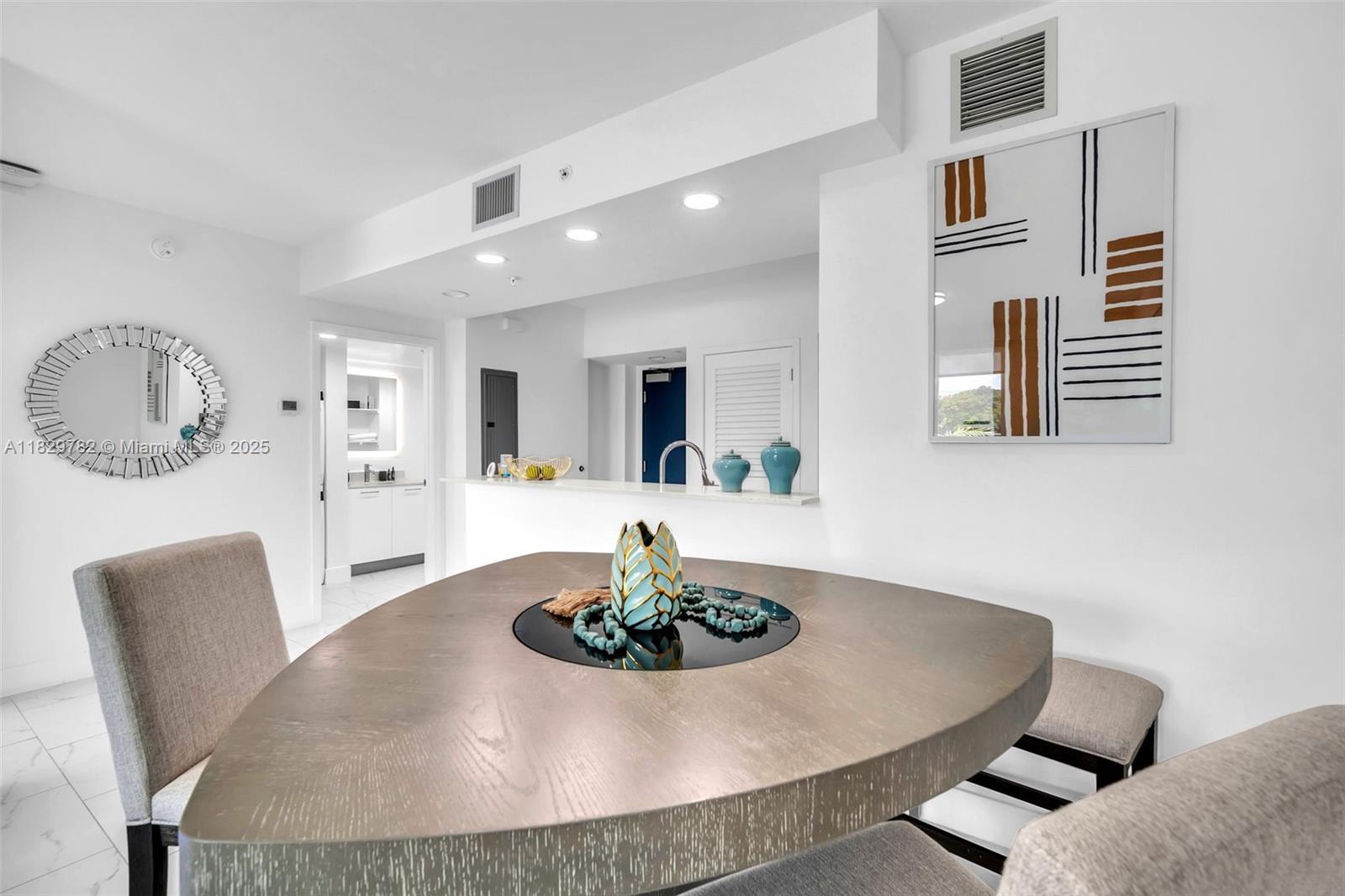 HOLLYWOOD - Residential