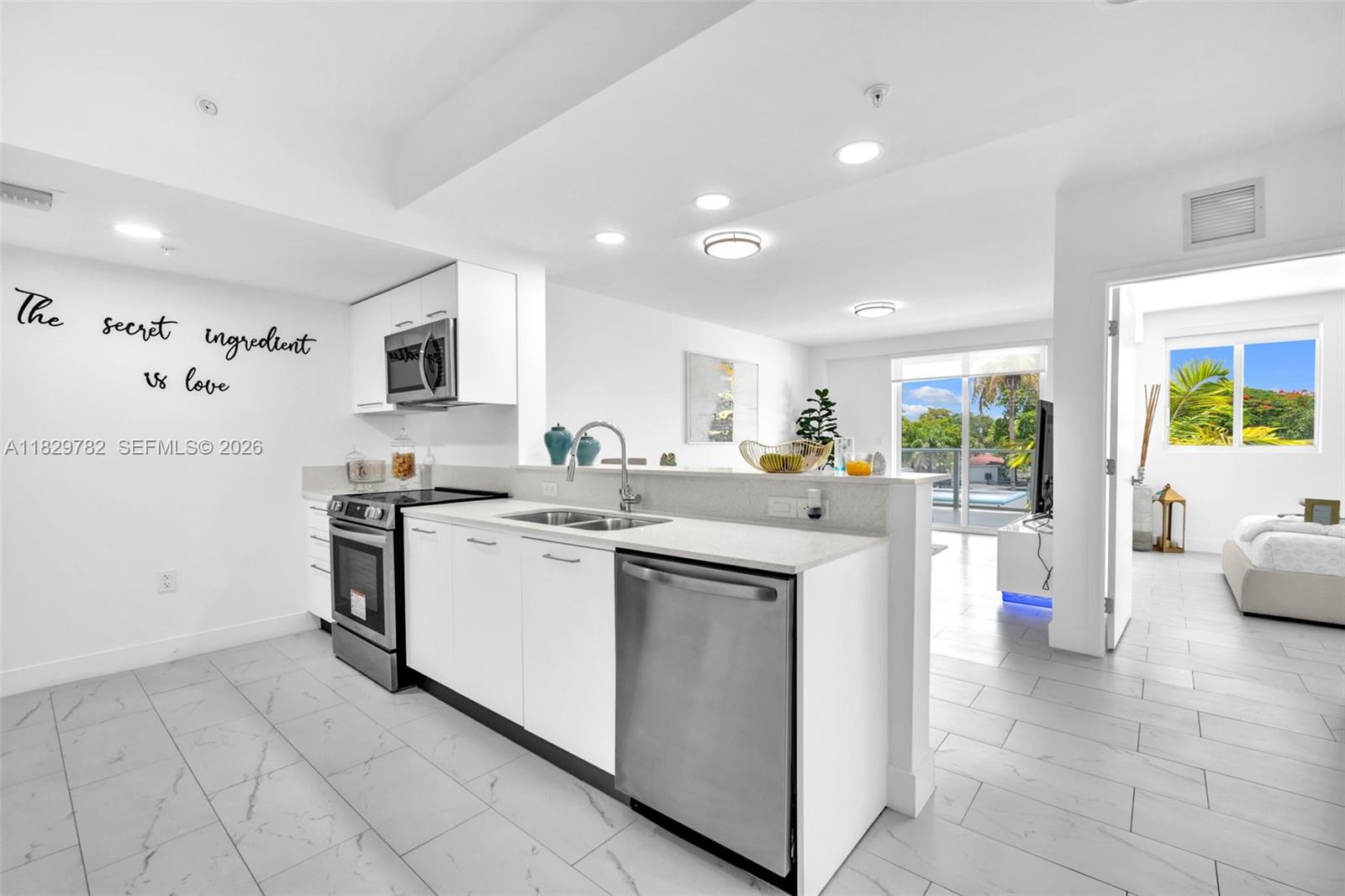 HOLLYWOOD - Residential