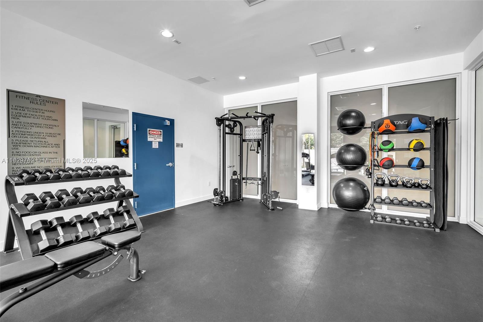 HOLLYWOOD - Residential