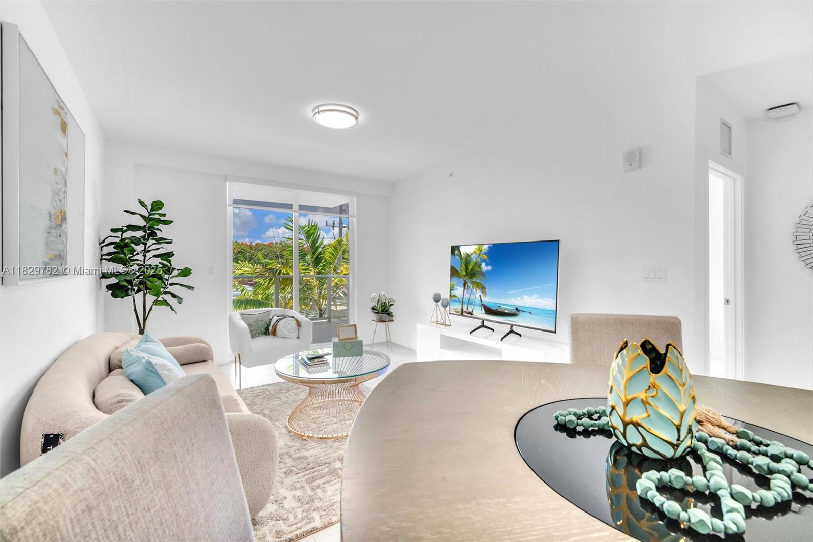 HOLLYWOOD - Residential