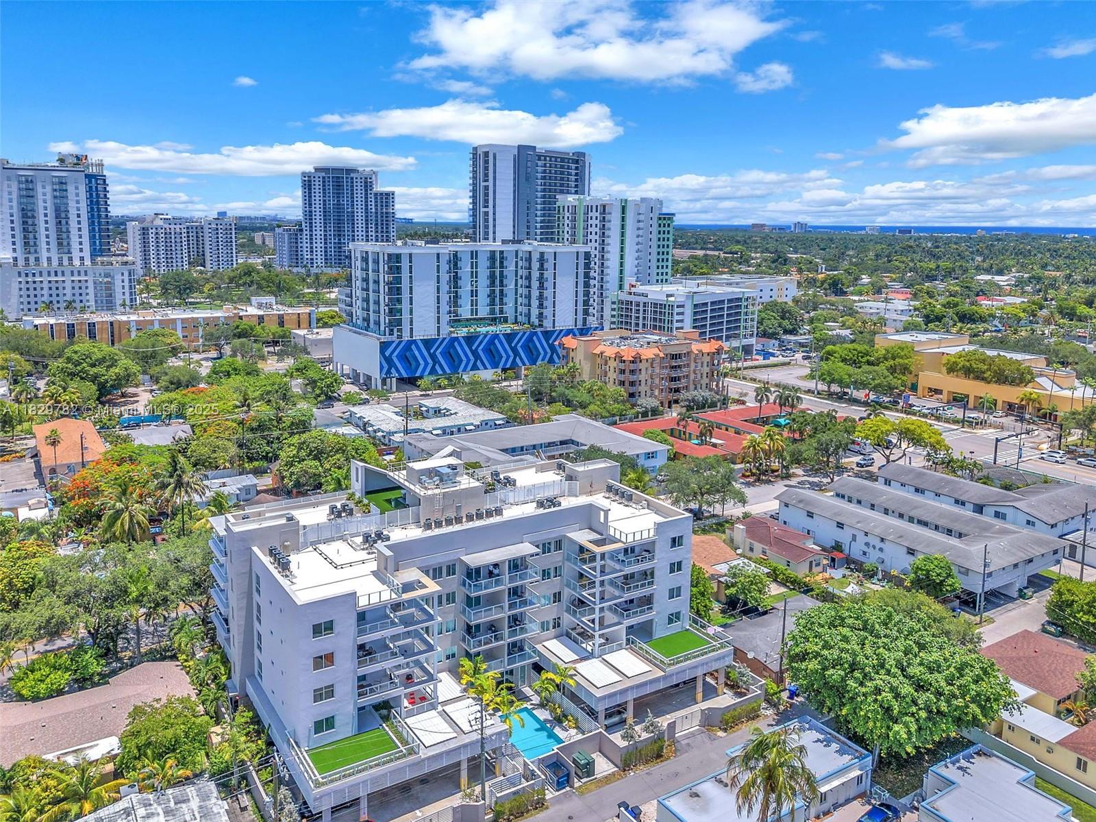 HOLLYWOOD - Residential