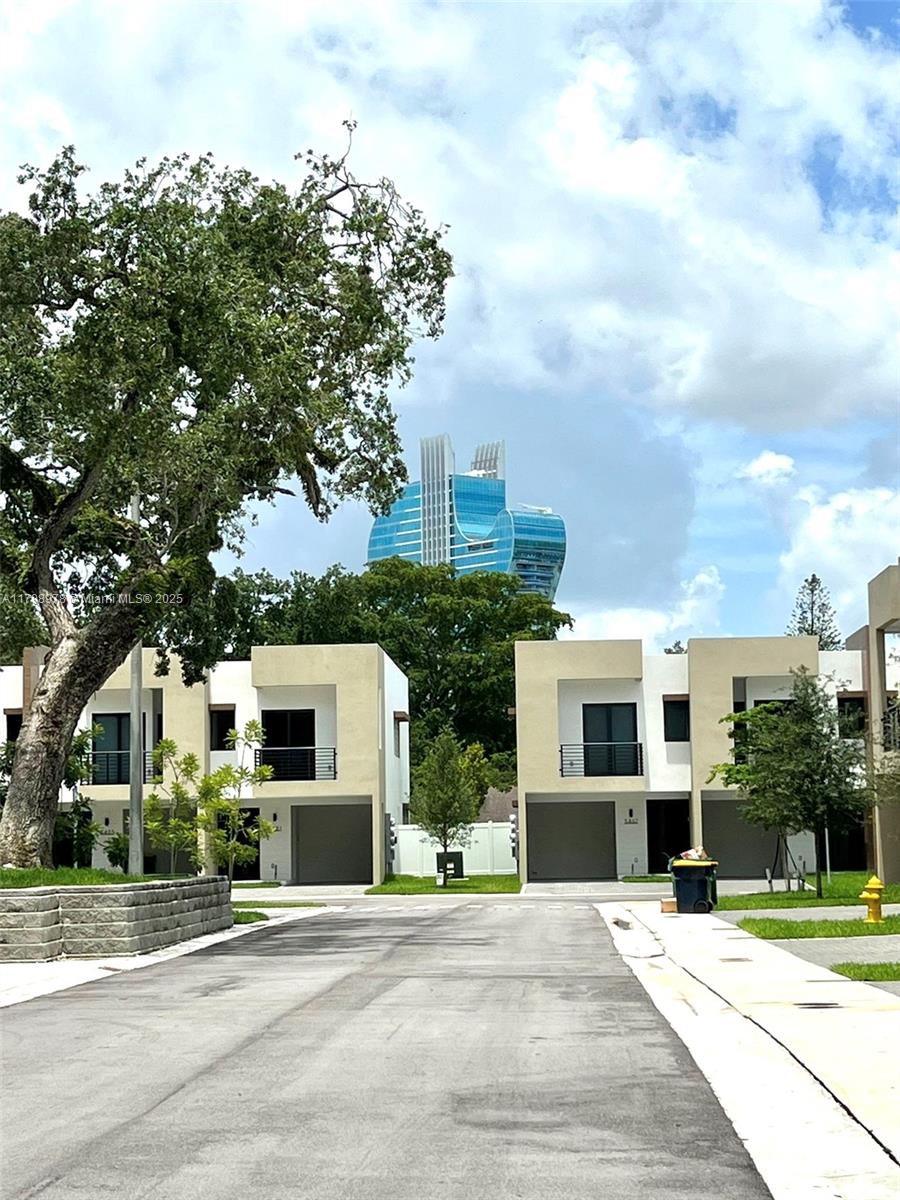 5521 W Oak Way 5521