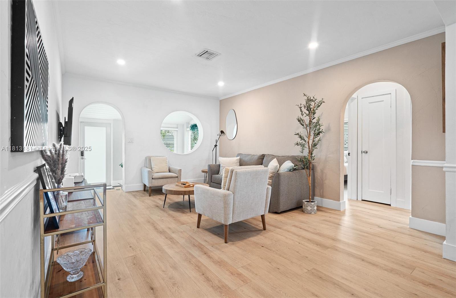ST JAMES COURT - Residential