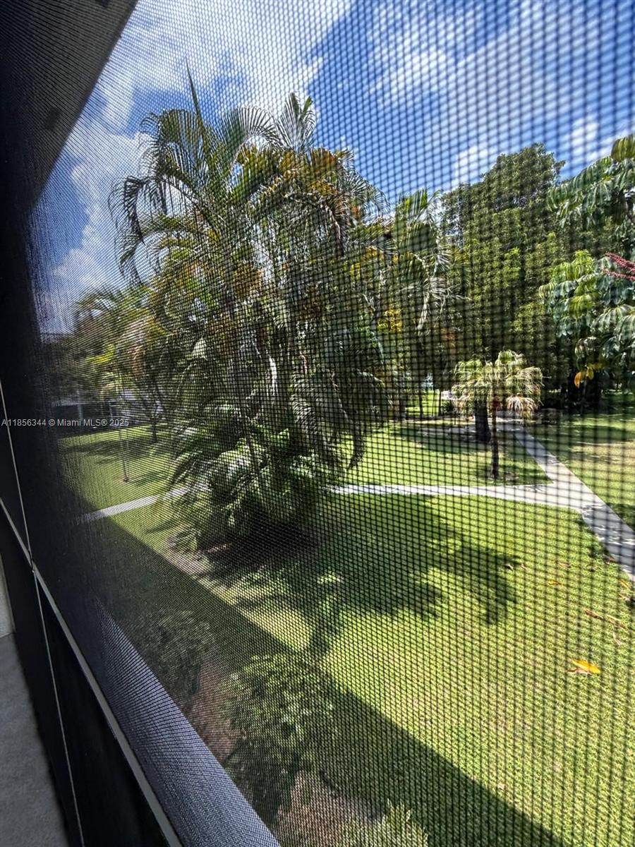 KINGS PARK GARDEN APTS CO - Residential Lease