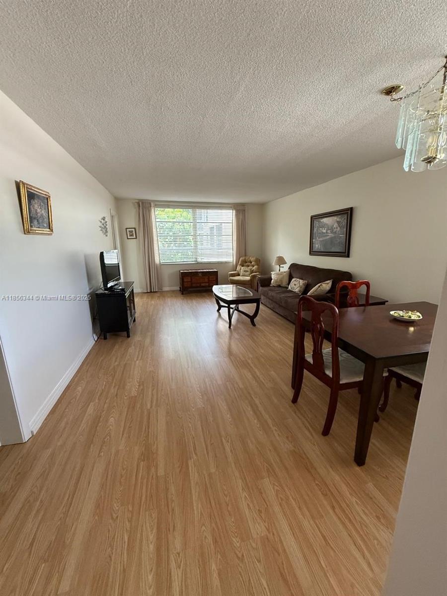 KINGS PARK GARDEN APTS CO - Residential Lease