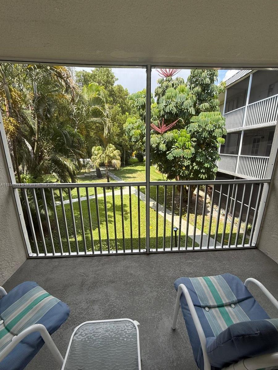 KINGS PARK GARDEN APTS CO - Residential Lease