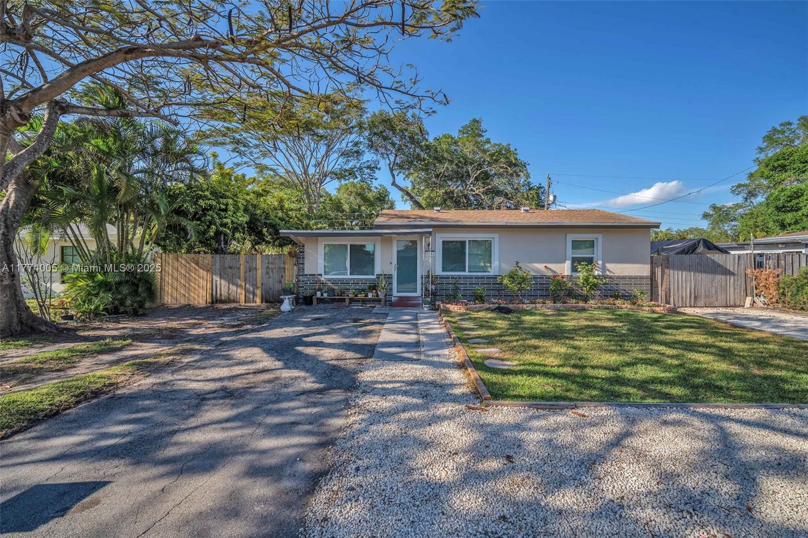 ANSONIA GARDENS - Residential