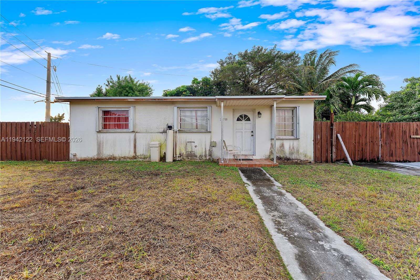 HMSTD LAKE PARK HOMES - Residential