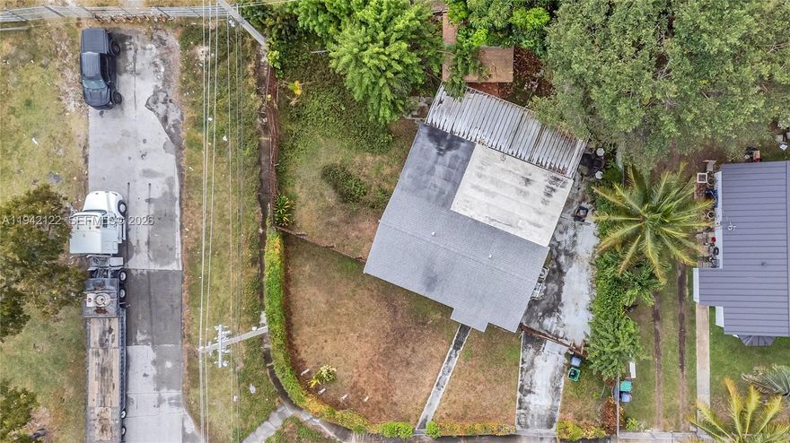 Cash or hard-money buyers only. Single-family home in Homestead offered AS-IS. Roof replaced less than 5 years ago. Property is a pre-foreclosure, and timing is important. Seller motivated for a fast, clean closing. Proof of funds required prior to scheduling showings.