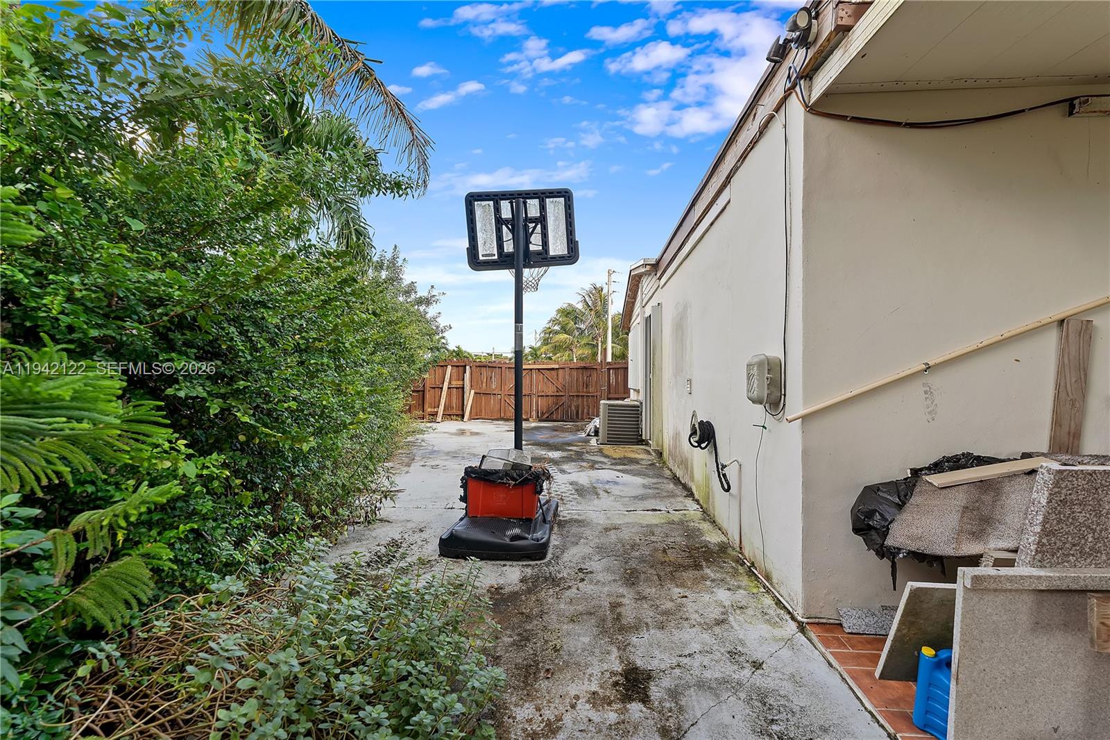 HMSTD LAKE PARK HOMES - Residential