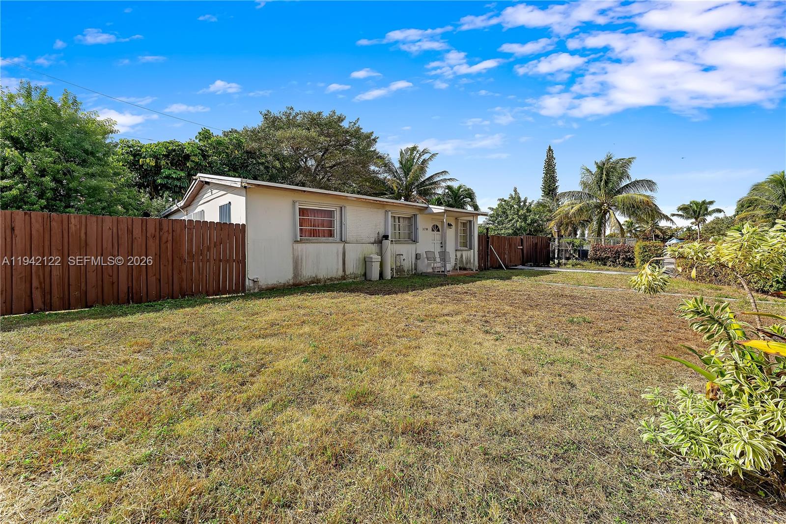 HMSTD LAKE PARK HOMES - Residential