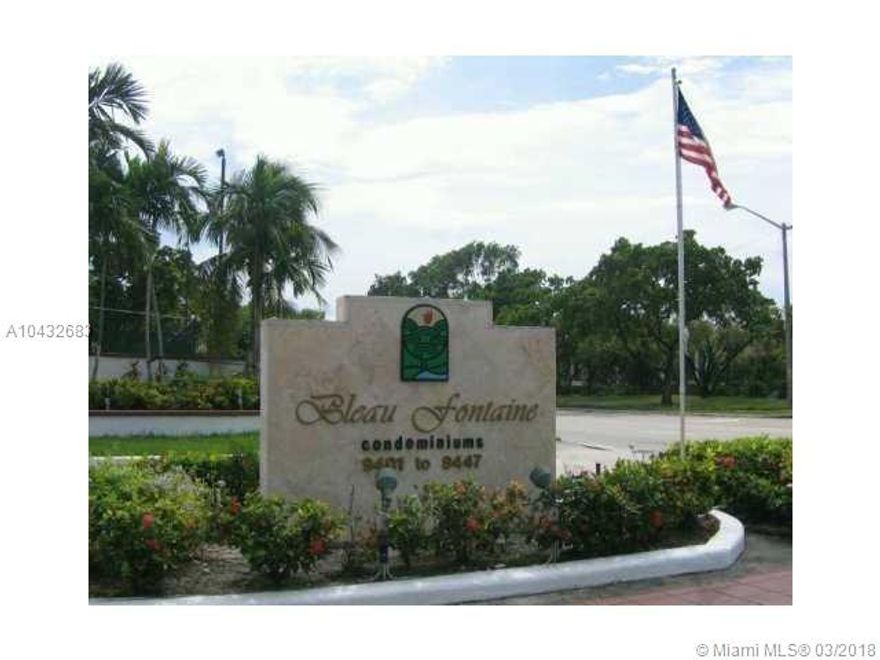 Great : 2/2 CONDO IN THE HEART OF FONTAINEBLEAU, proof of income is required.