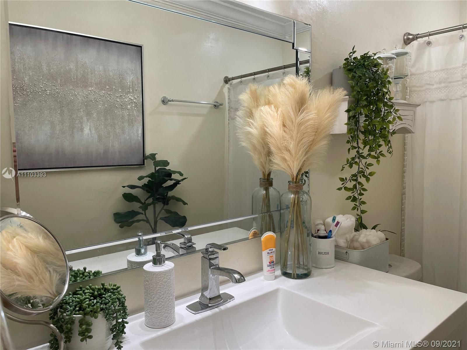 Mayfair apt co-op - Residential Lease