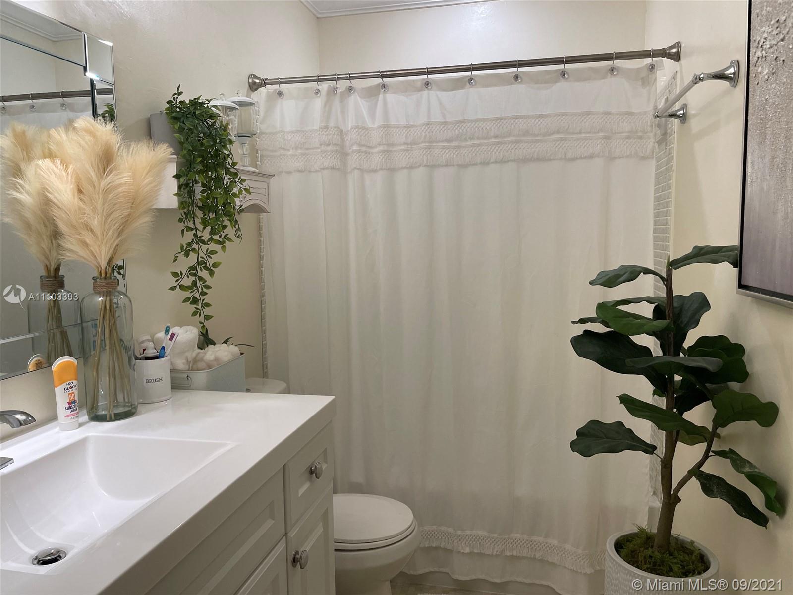 Mayfair apt co-op - Residential Lease