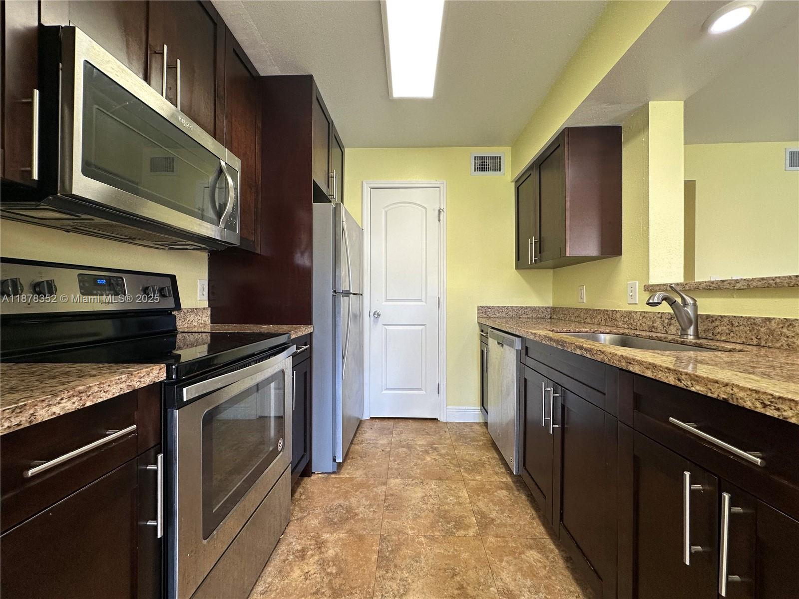 SAILBOAT POINTE CONDO - Residential
