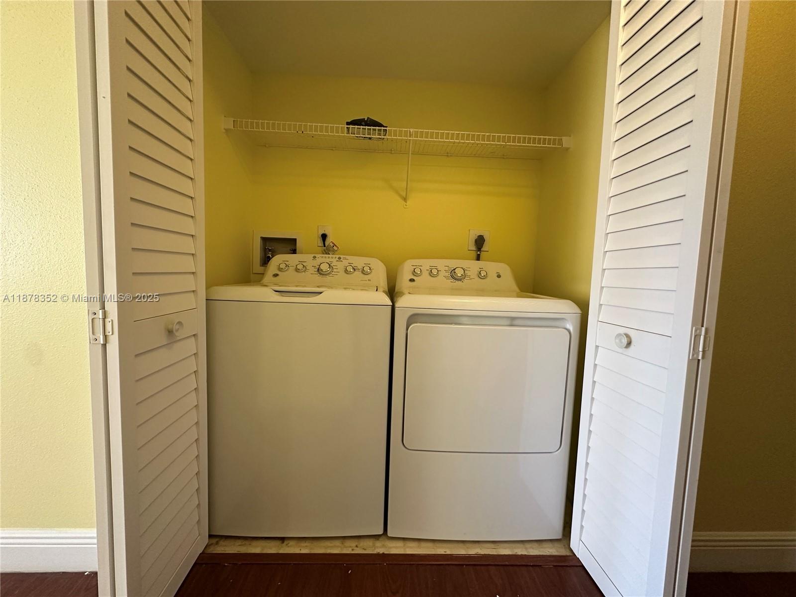 SAILBOAT POINTE CONDO - Residential