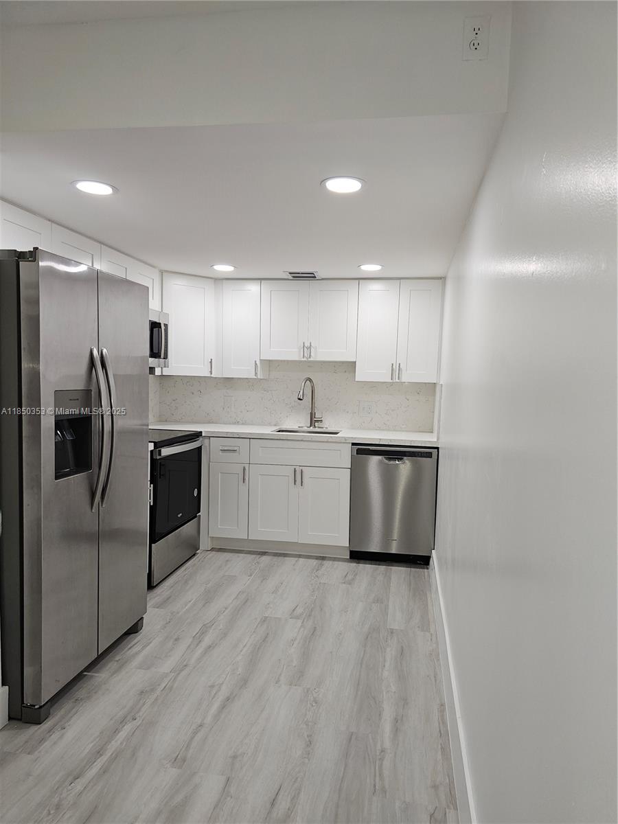 NEW HAMPTON AT CENTURY VI - Residential Lease