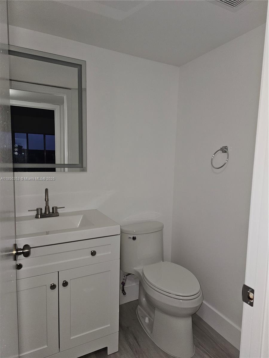 NEW HAMPTON AT CENTURY VI - Residential Lease