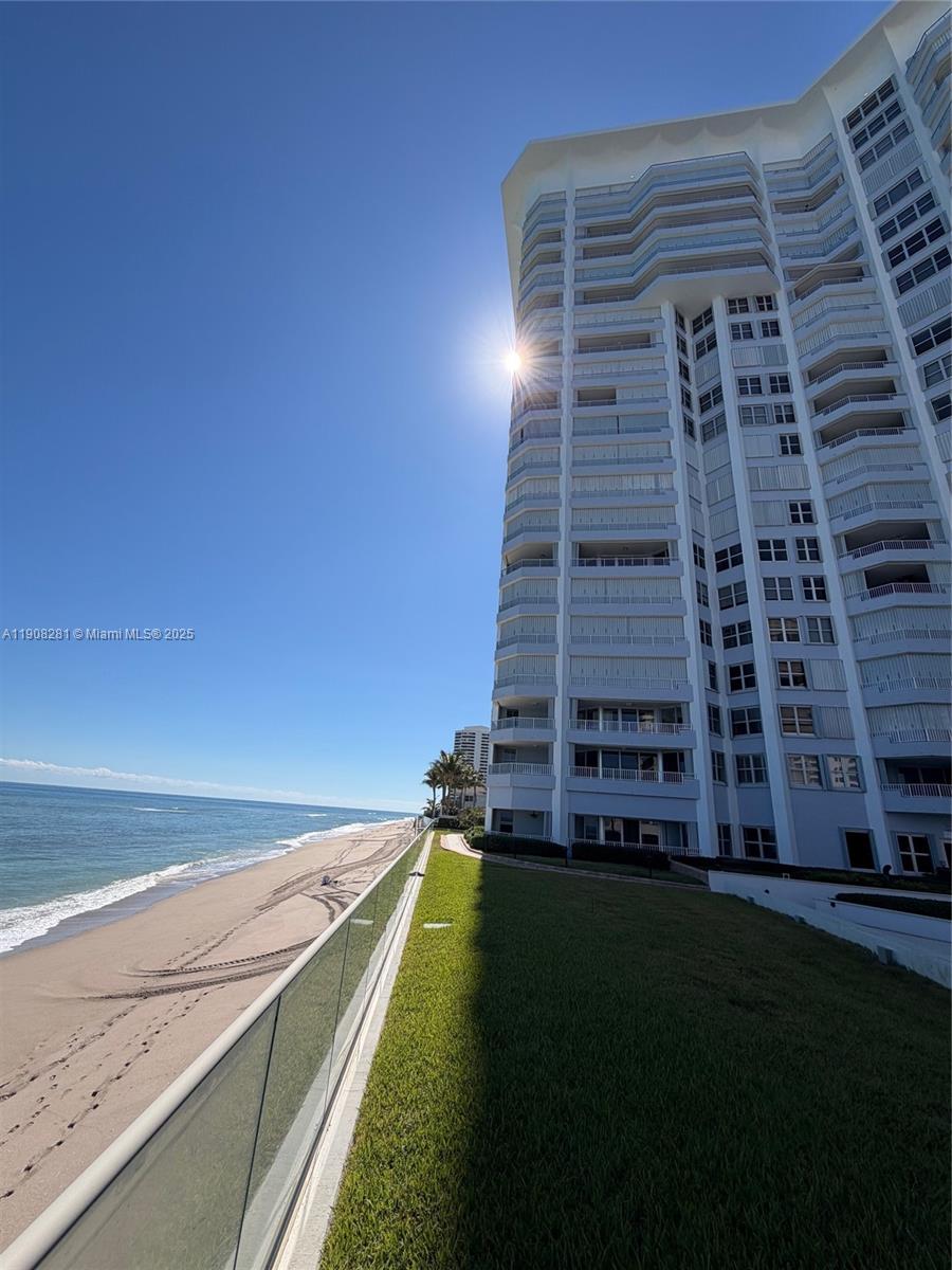 CORNICHE CONDO - Residential