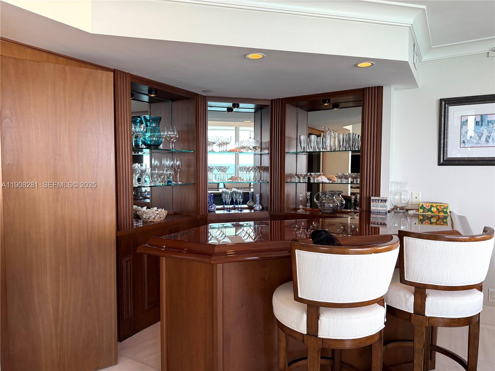 CORNICHE CONDO - Residential