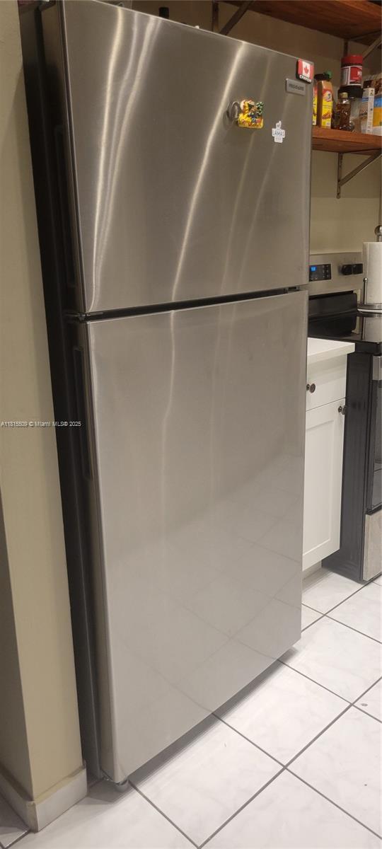 HAMPTON COURT CONDO - Residential