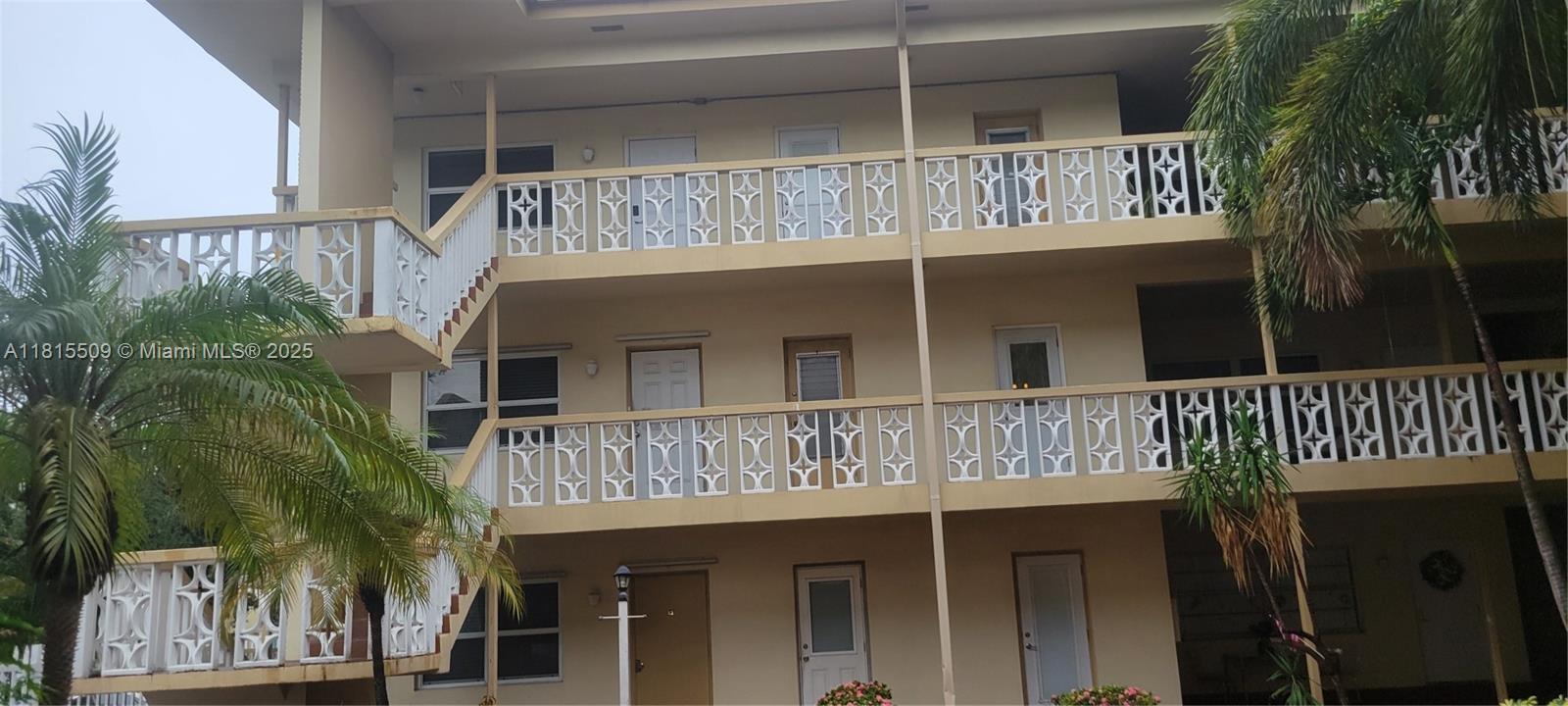 HAMPTON COURT CONDO - Residential