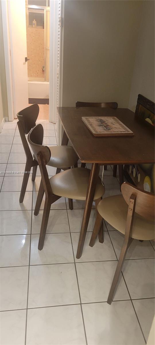 HAMPTON COURT CONDO - Residential