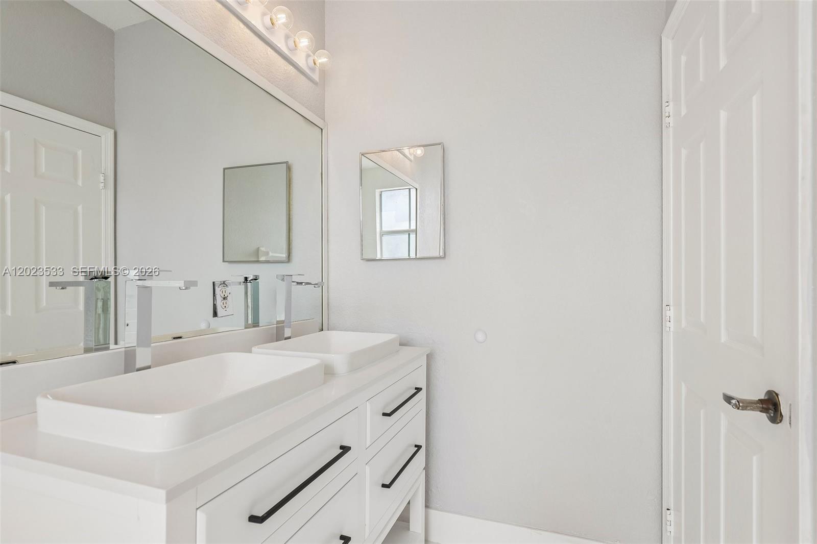 DORAL ISLES NORTH SEC TWO - Residential