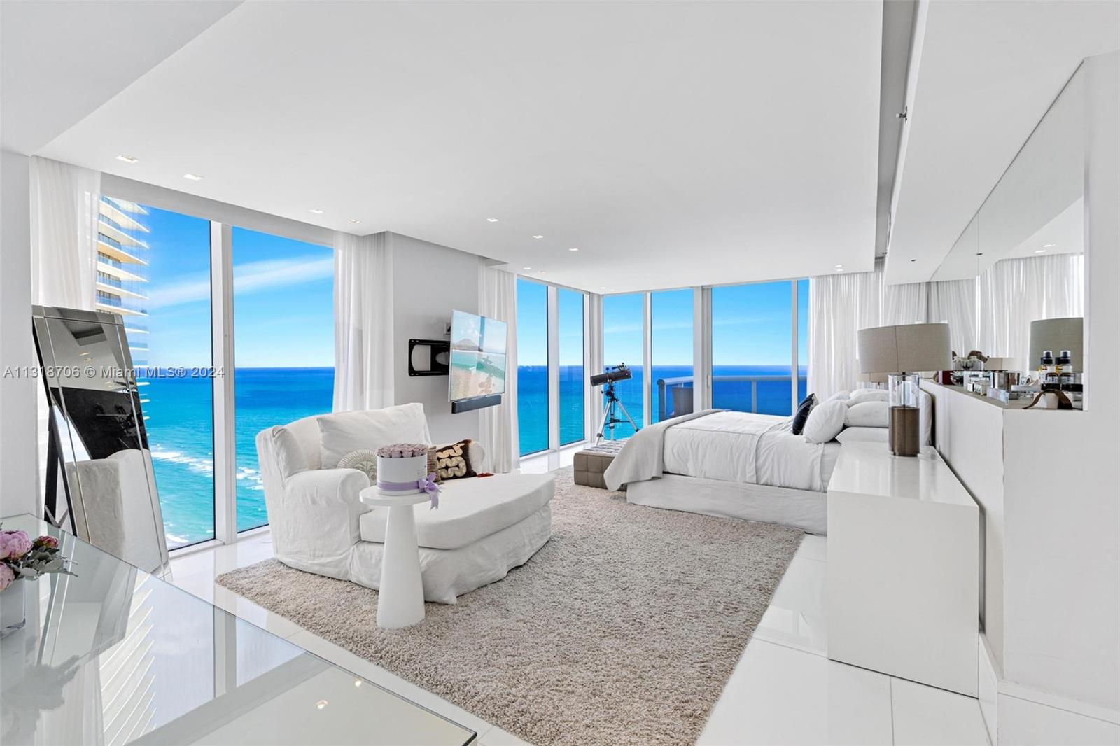 Photo 17 of 48 of 18911 Collins Ave 3701 condo