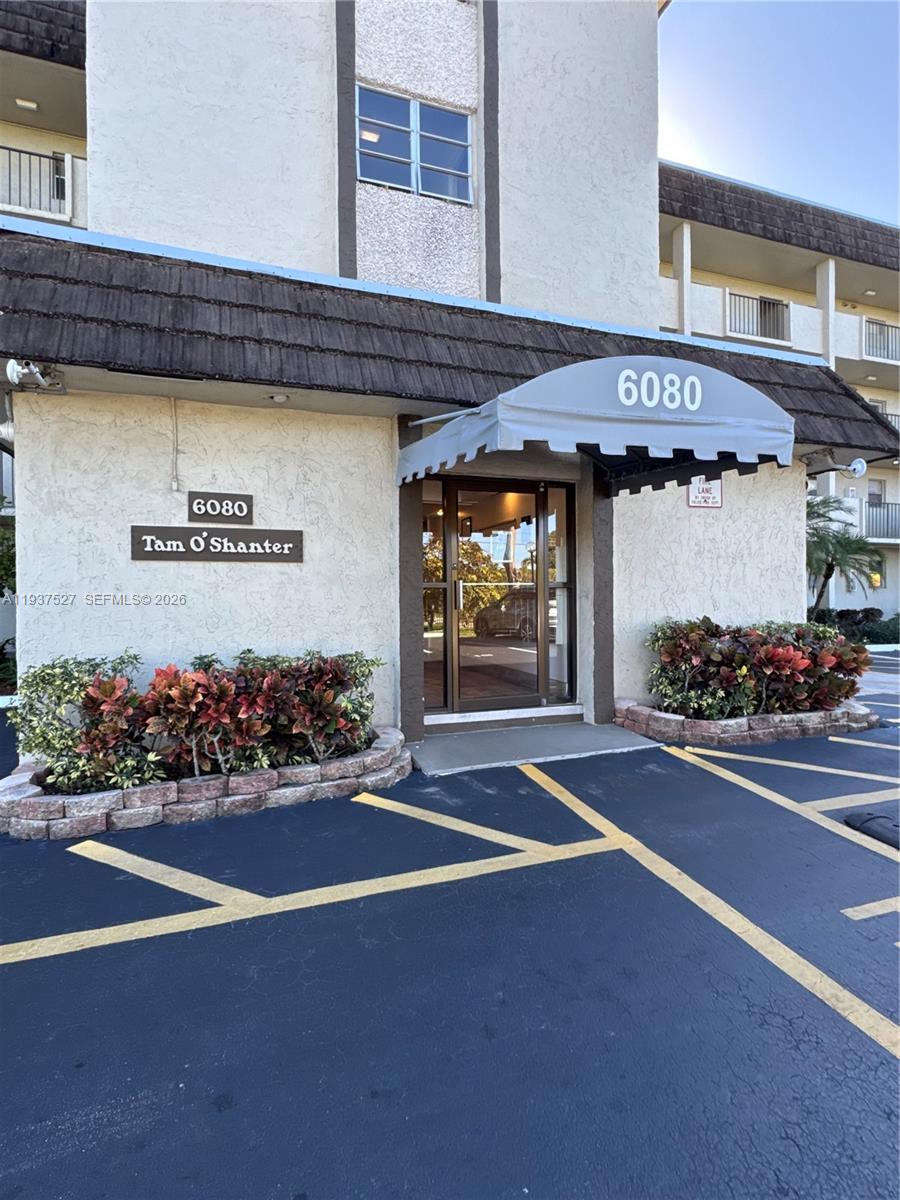 6080 NW 44th St 107, Lauderhill, FL, 33319/$80,000 2 6080 NW 44th St 107