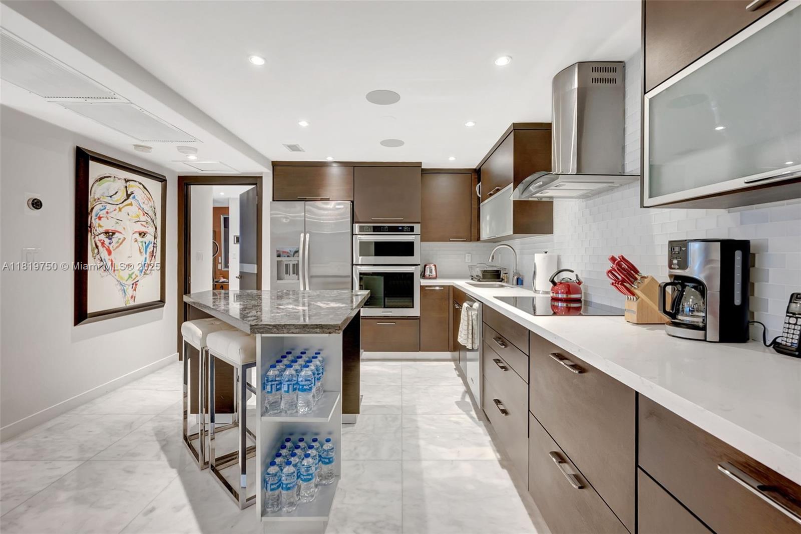 RONEY PALACE CONDO - Residential Lease