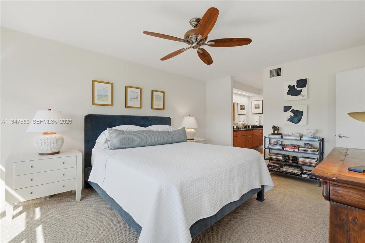 BAYSHORE TOWERS - Residential