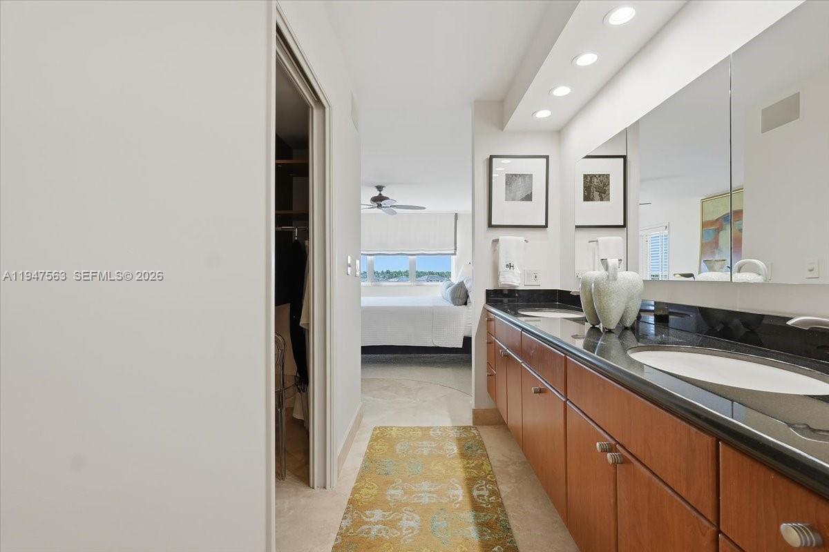 BAYSHORE TOWERS - Residential