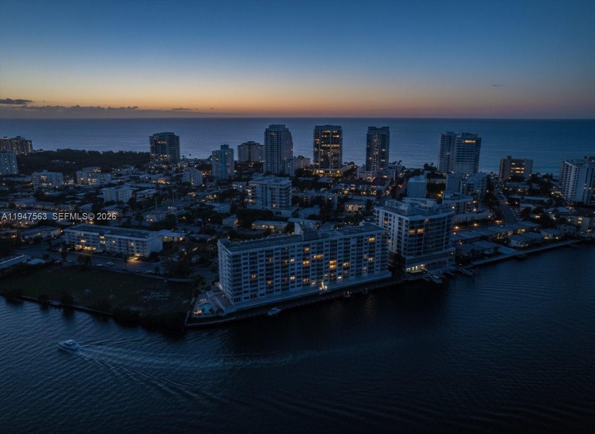 BAYSHORE TOWERS - Residential