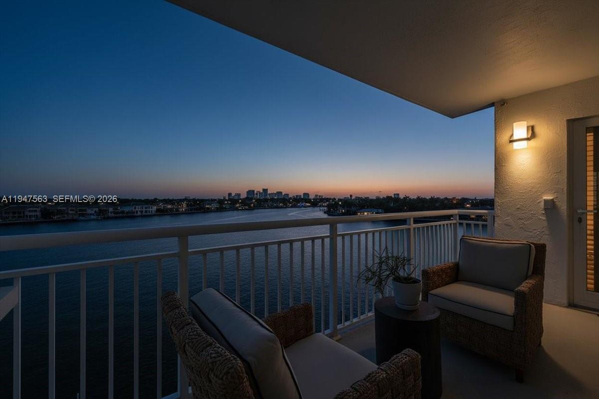 BAYSHORE TOWERS - Residential