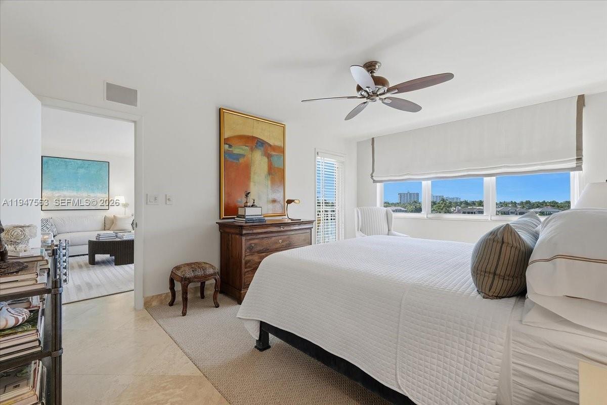 BAYSHORE TOWERS - Residential