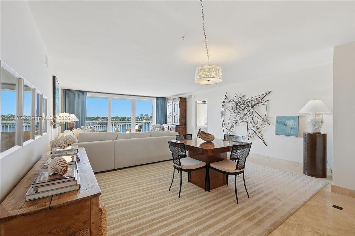 BAYSHORE TOWERS - Residential