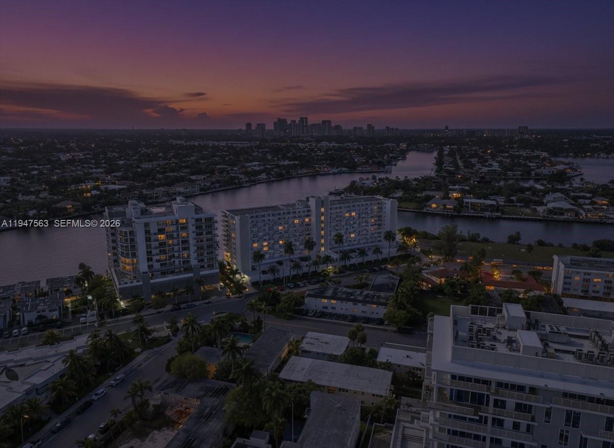 BAYSHORE TOWERS - Residential
