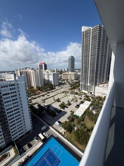 LA MER ESTATES EAST CONDO - Residential Lease