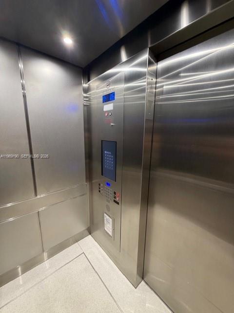 LA MER ESTATES EAST CONDO - Residential Lease