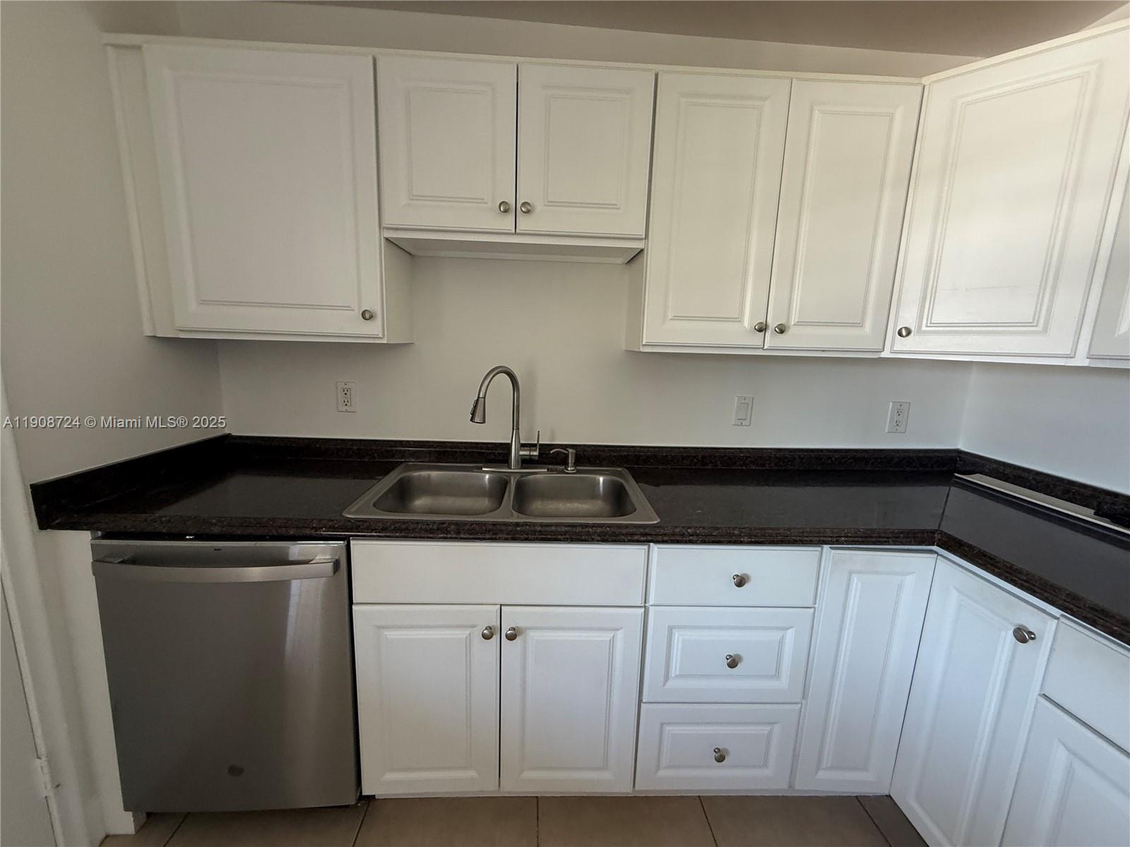 VILLAGER CONDO - Residential